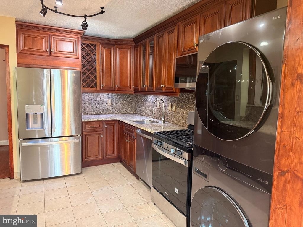 3705 S George Mason Drive - Photo 0