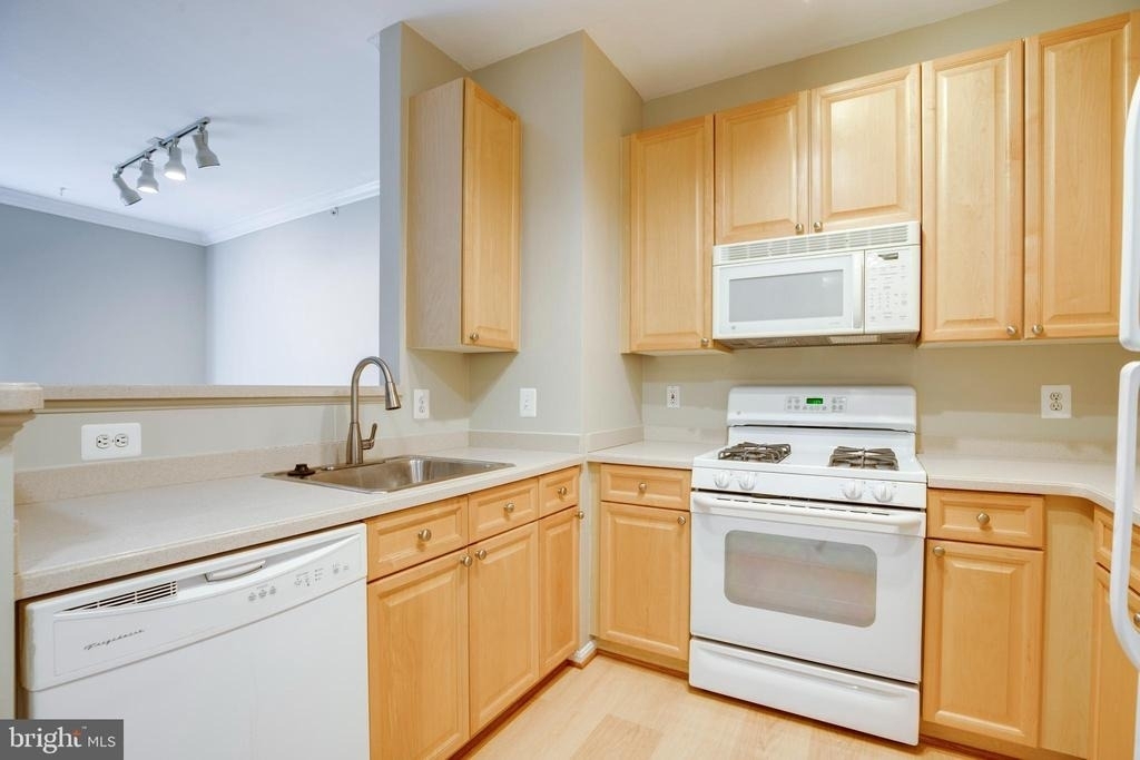 9480 Virginia Center Boulevard - Photo 5