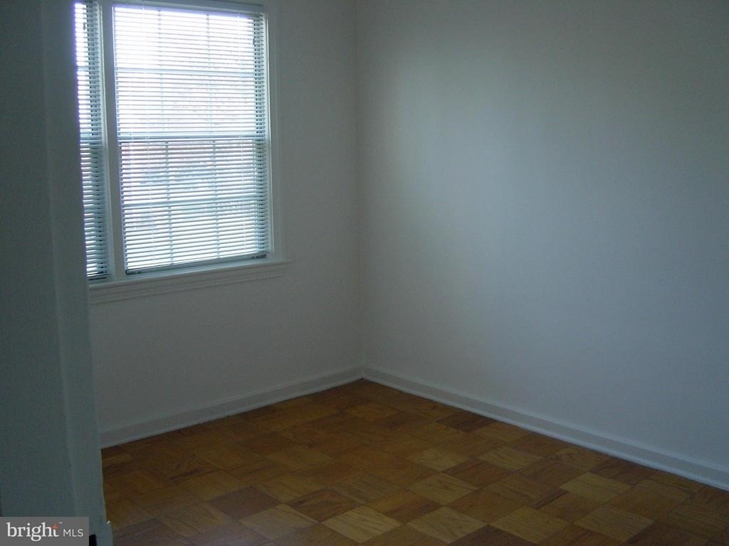 6604 10th Street - Photo 5