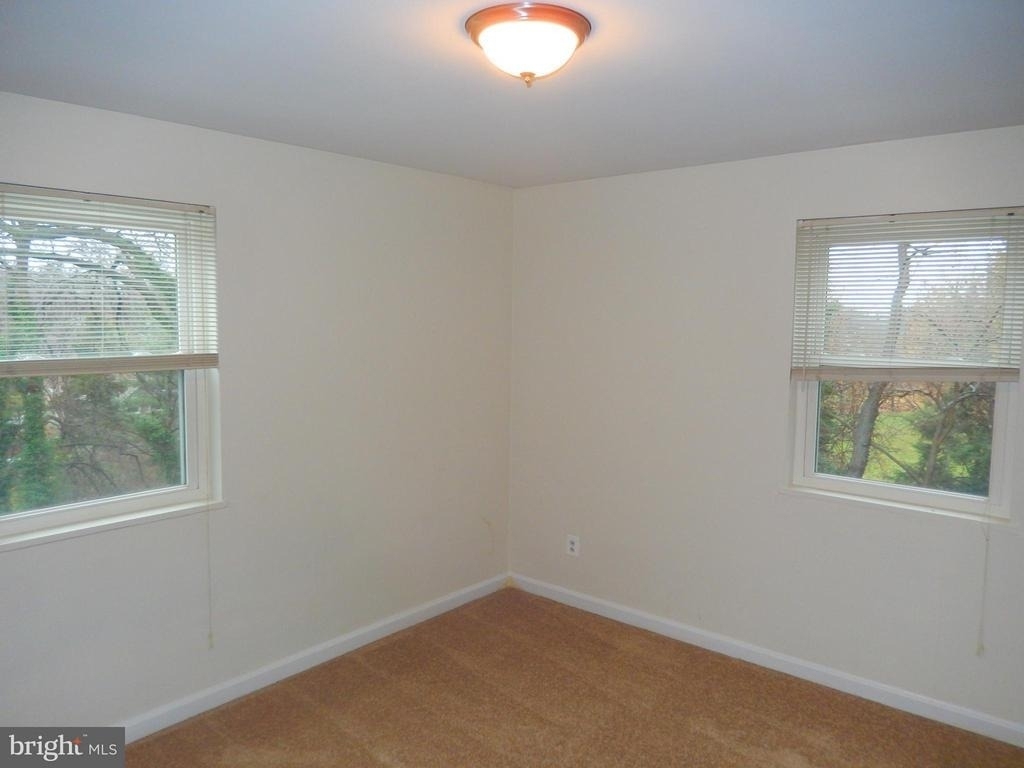 3045 Patrick Henry Drive - Photo 7