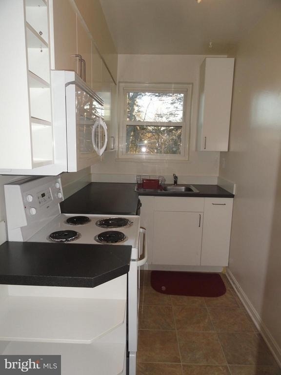 3045 Patrick Henry Drive - Photo 3