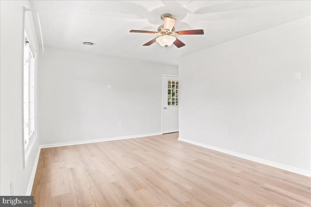102 Linwood Court - Photo 8