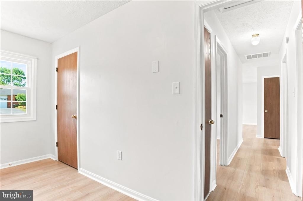 102 Linwood Court - Photo 35