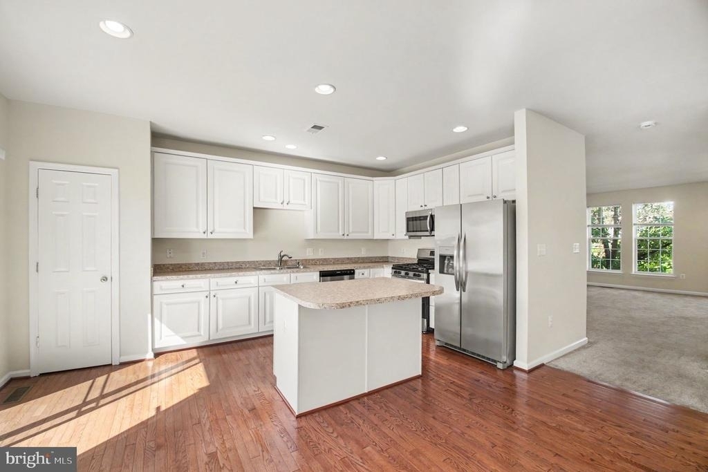 1114 Ellis Avenue - Photo 6