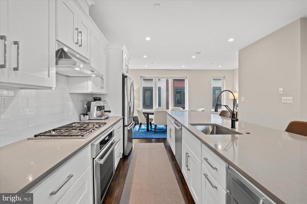 607 Slade Court - Photo 7