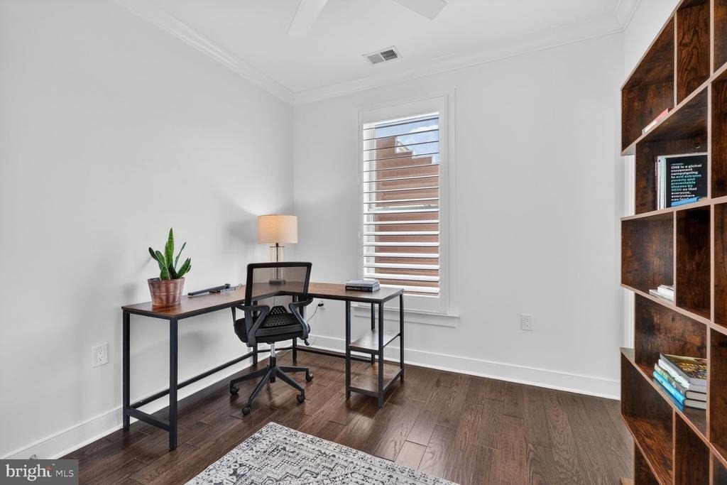 619 E Custis Avenue - Photo 23