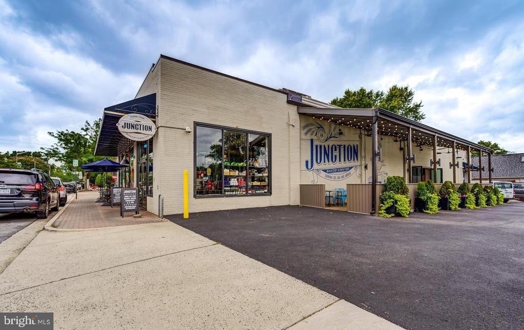 619 E Custis Avenue - Photo 35