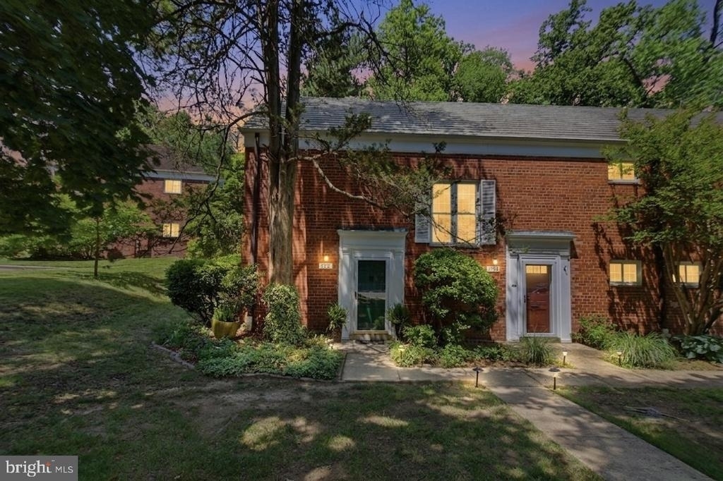 3712 Valley Drive - Photo 2