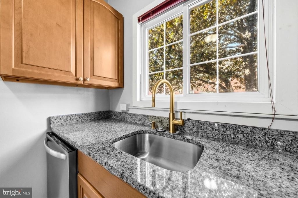 1615 Mount Eagle Place - Photo 5
