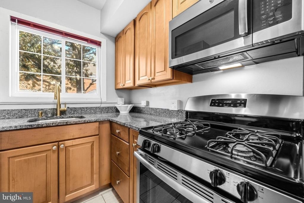 1615 Mount Eagle Place - Photo 6