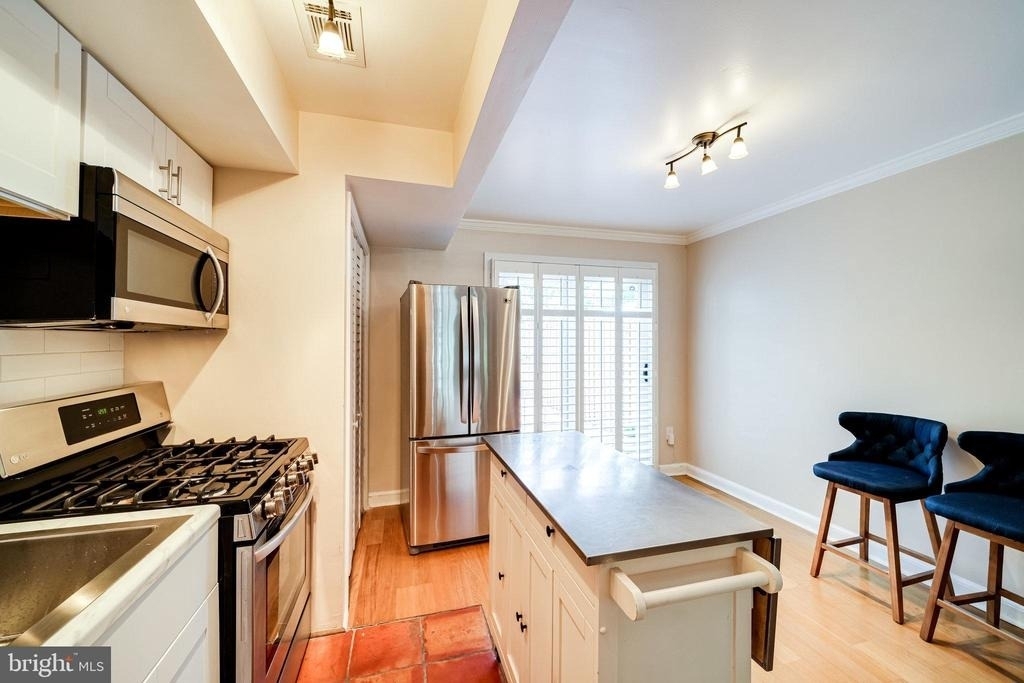 1317 Queen Street - Photo 10