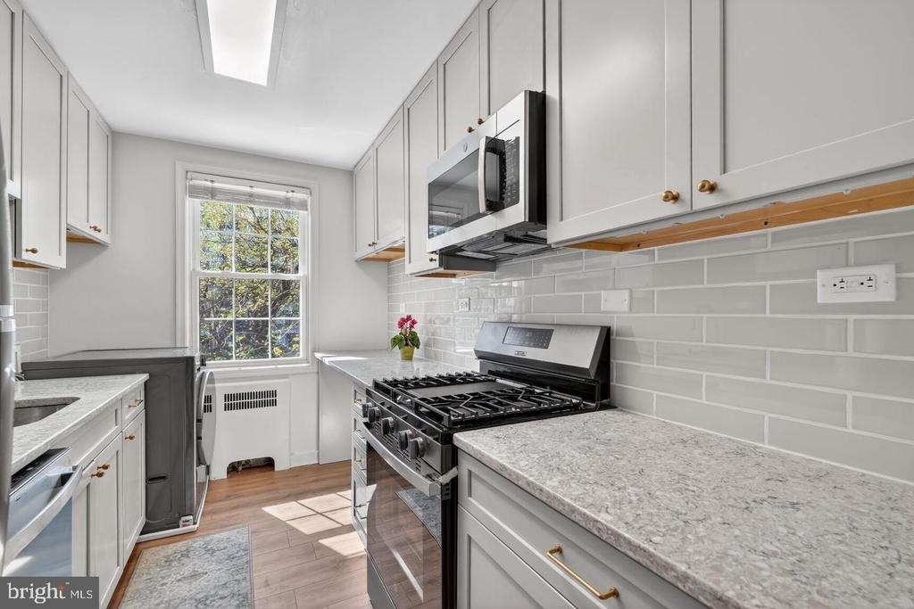 106 N George Mason Drive N - Photo 4