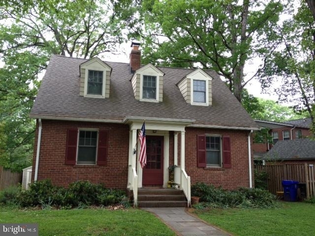 232 N Nelson Street N - Photo 0