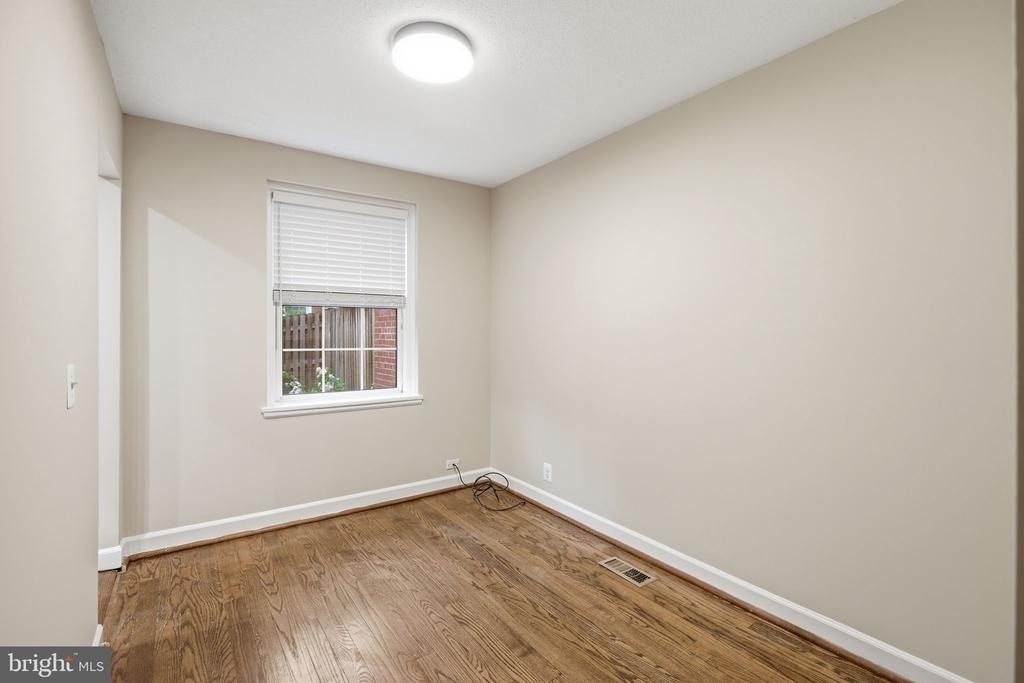 4844 28th Street S - Photo 4