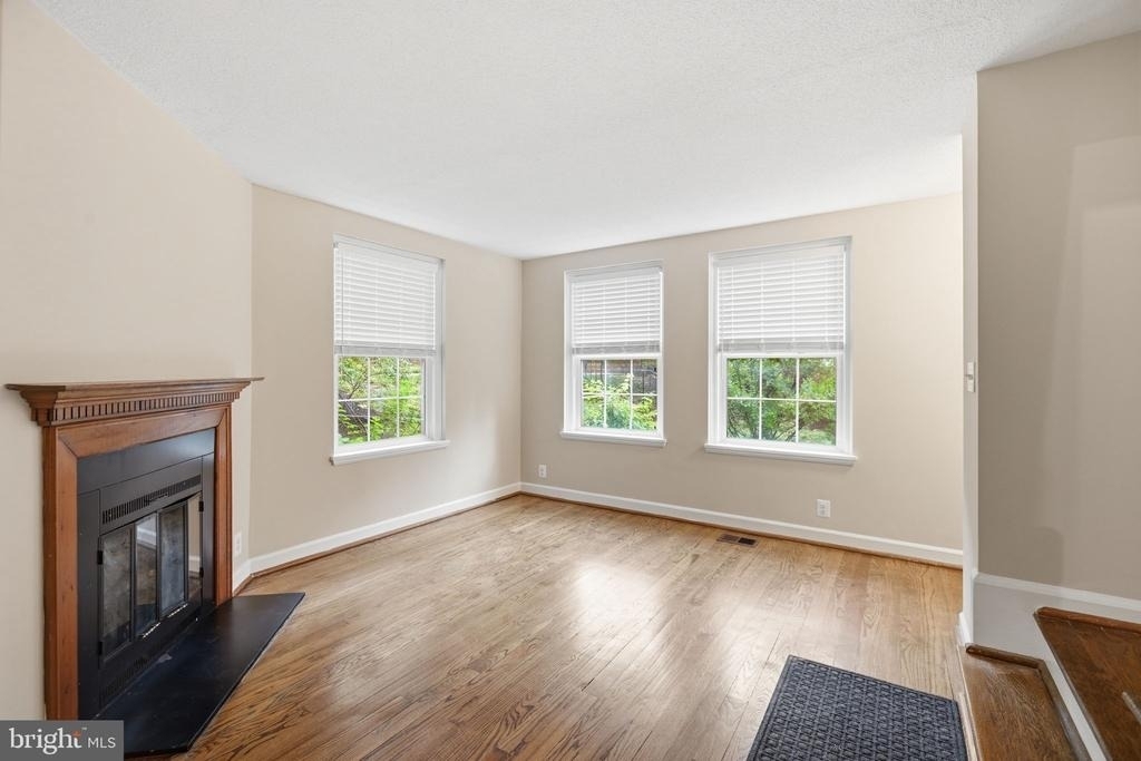 4844 28th Street S - Photo 3