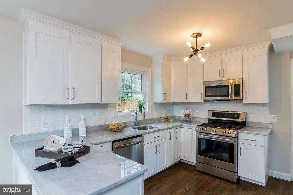 5313 2nd Street N - Photo 8