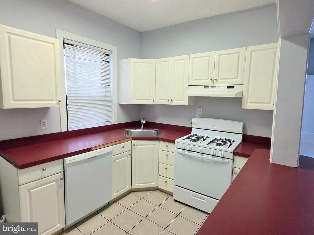 3913 Baltimore Avenue - Photo 4