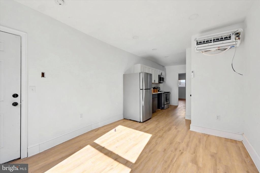 2046 S Norwood Street - Photo 2