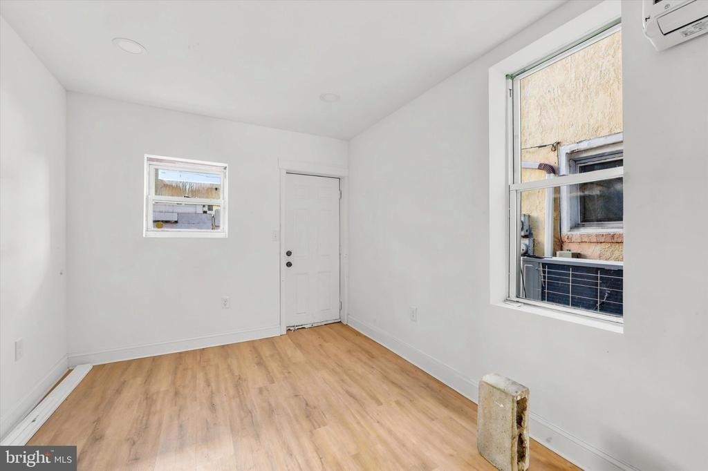 2046 S Norwood Street - Photo 9