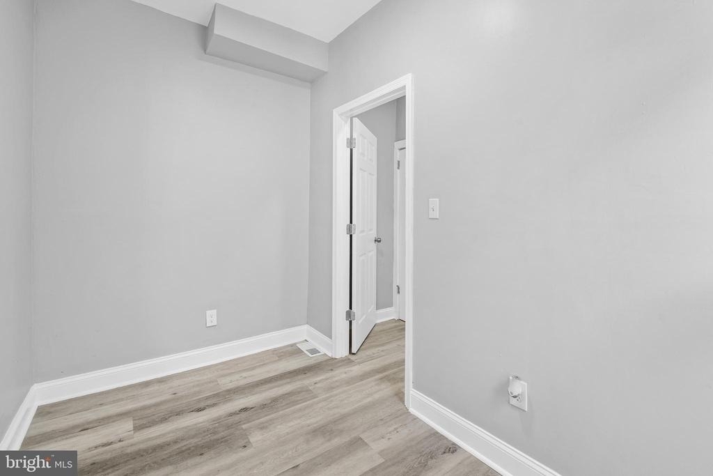 510 E Willard Street - Photo 10