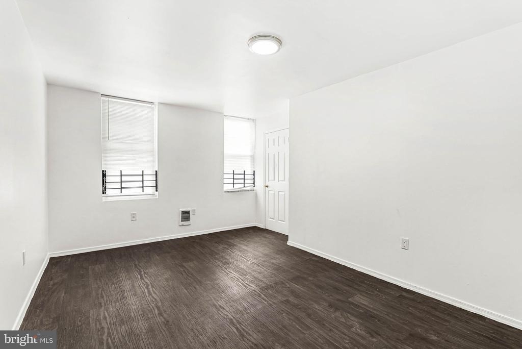 3316 Kensington Avenue - Photo 5