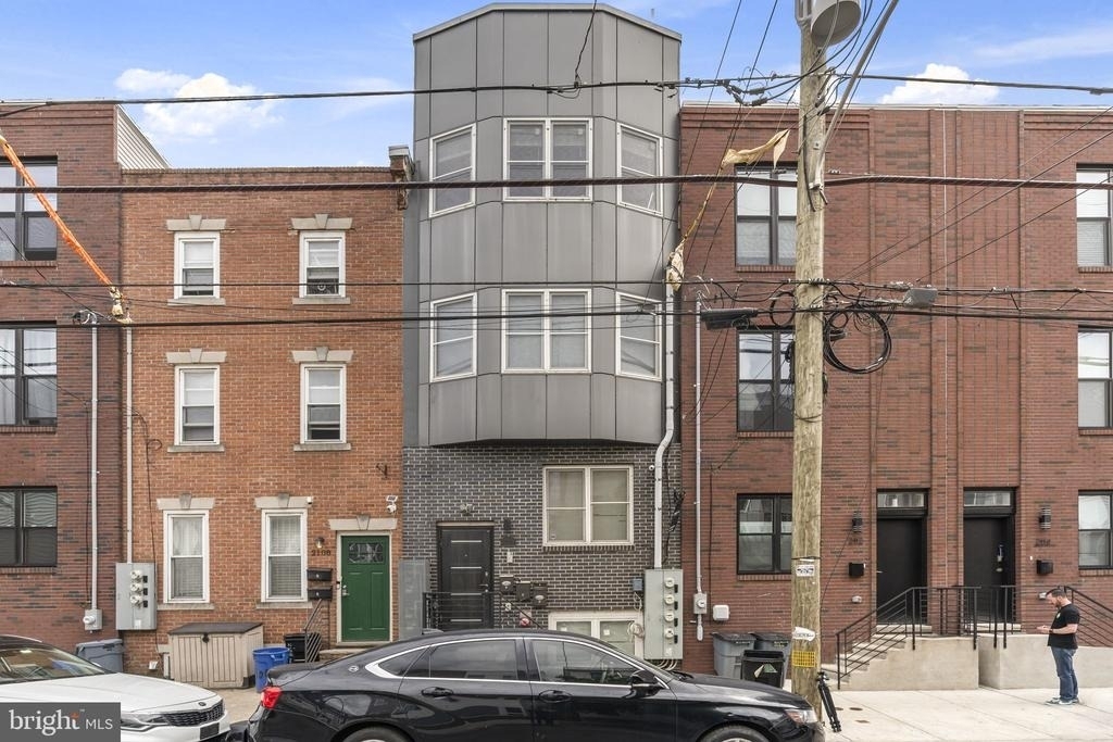 2110 W Master Street - Photo 0