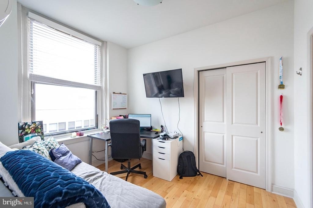 427 Monroe Street - Photo 7