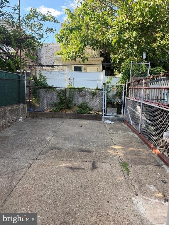 851 E Ontario Street - Photo 15