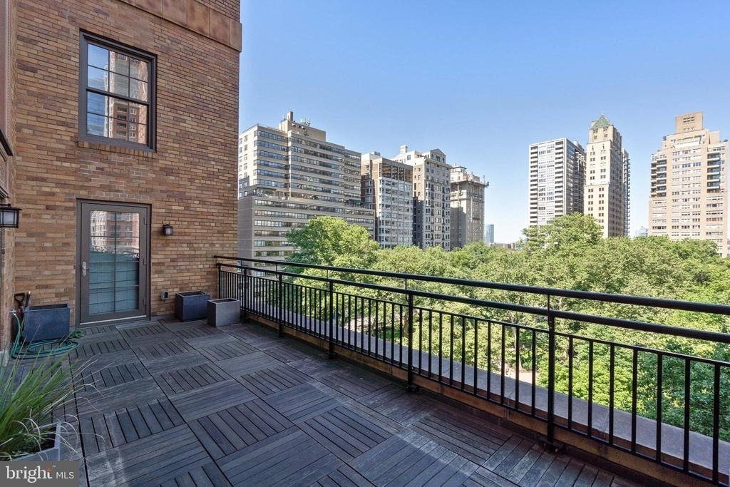 219 S 18th Street - Photo 1