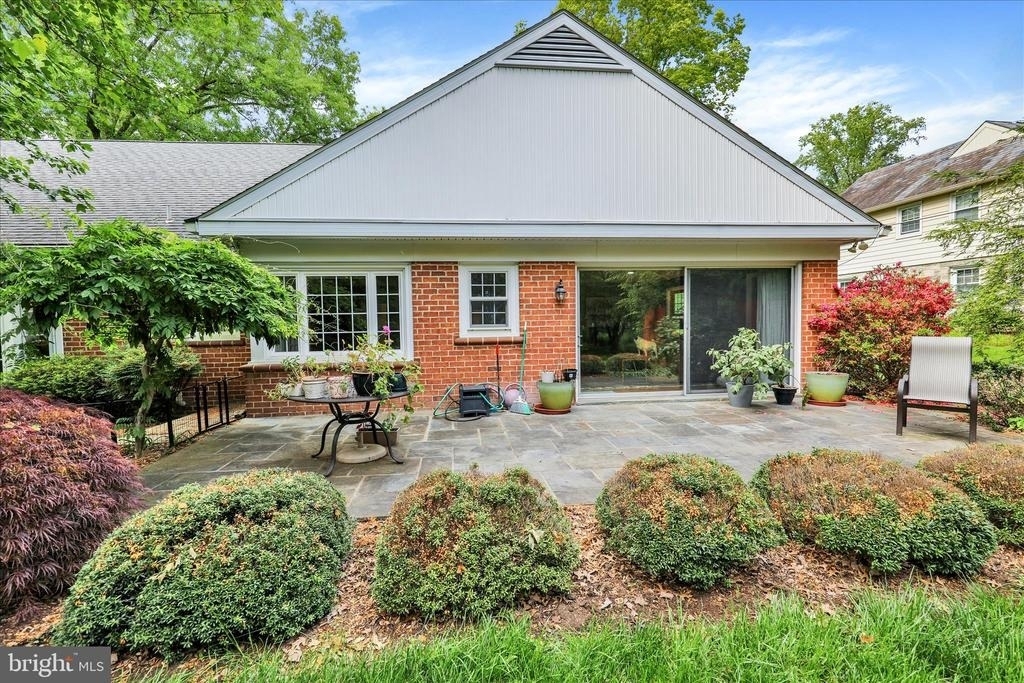 1424 Center Road - Photo 35