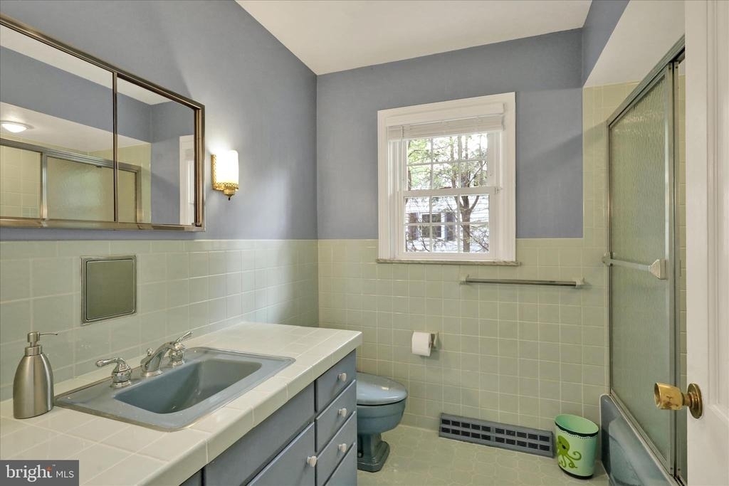 1424 Center Road - Photo 25