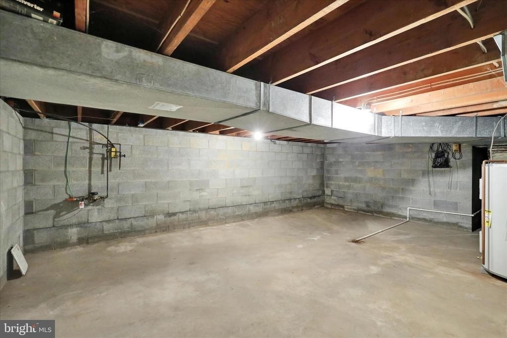 1424 Center Road - Photo 32