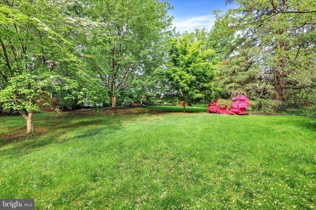 1424 Center Road - Photo 37