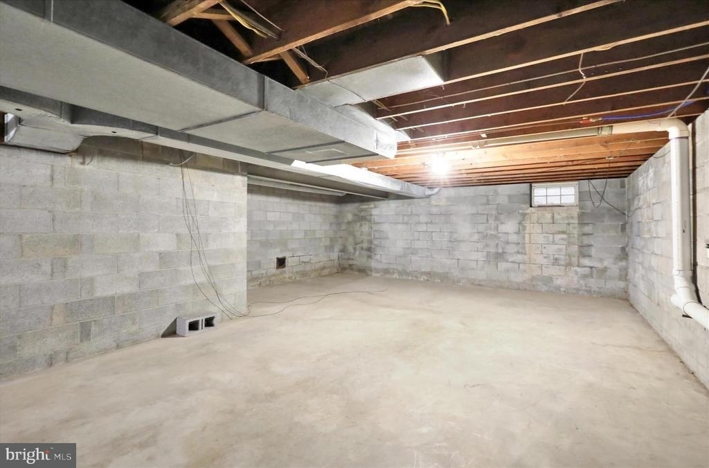 1424 Center Road - Photo 31