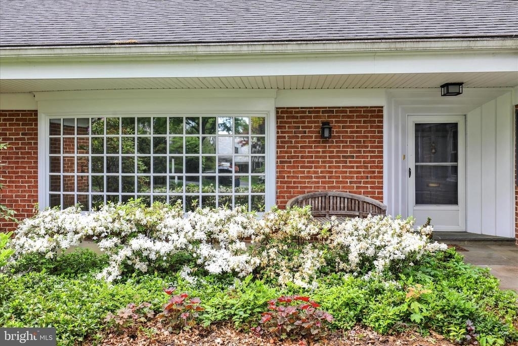 1424 Center Road - Photo 3
