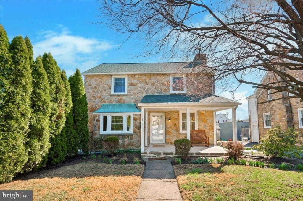 1156 Garfield Avenue - Photo 0