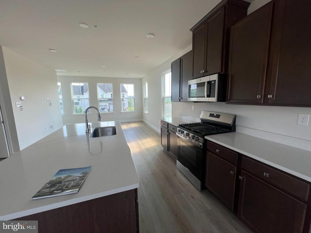 2511 Baydon Lane - Photo 2