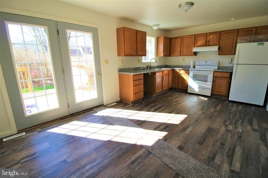 1431 Valley Road - Photo 3