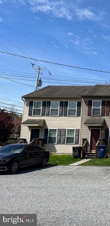 1431 Valley Road - Photo 0