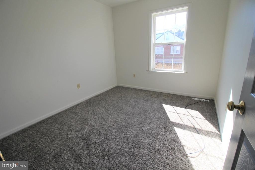1431 Valley Road - Photo 7