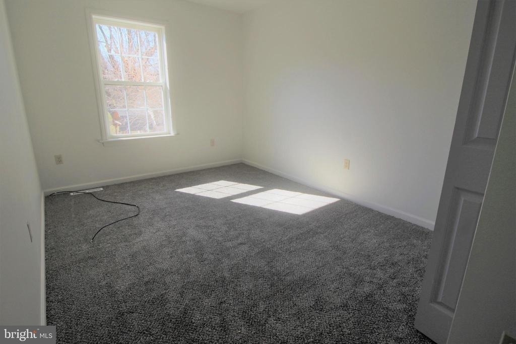 1431 Valley Road - Photo 6