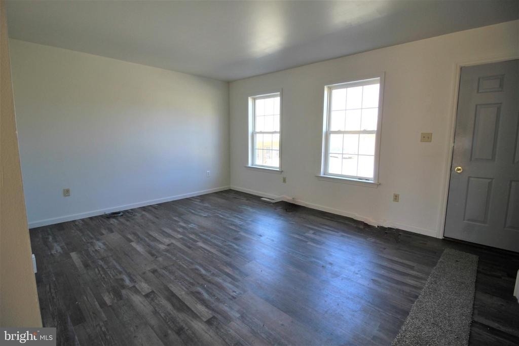 1431 Valley Road - Photo 1