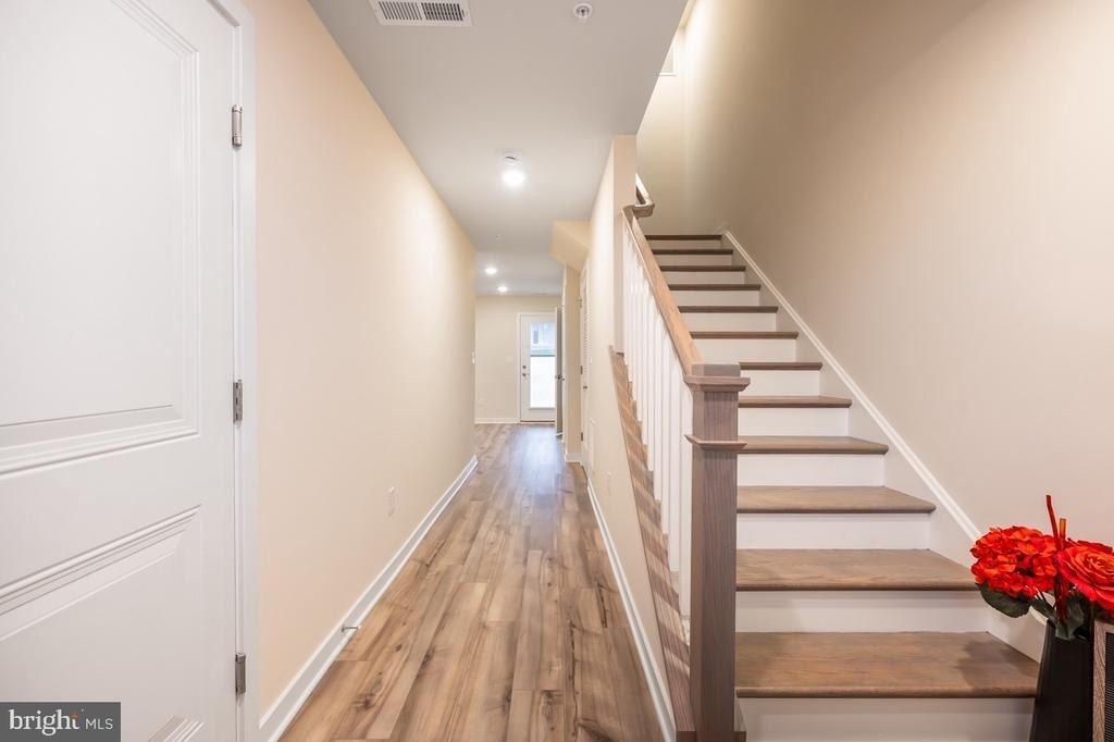 923 Magnolia Lane - Photo 2