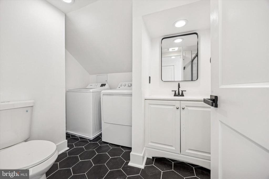 844 West Chester Pike - Photo 7