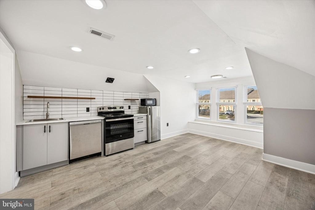 844 West Chester Pike - Photo 1