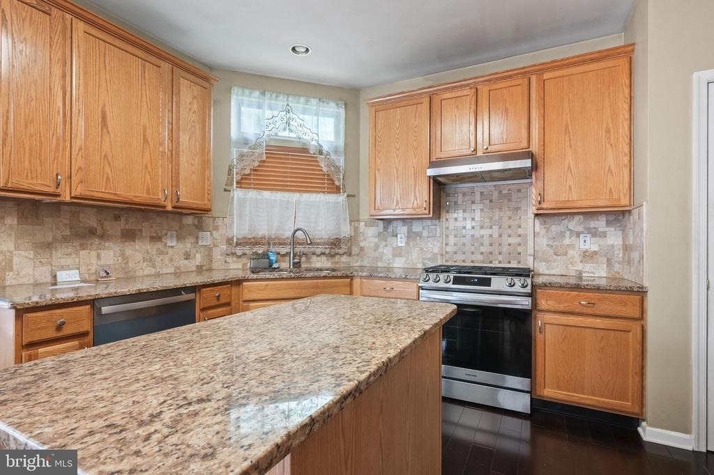 929 N York Drive - Photo 10