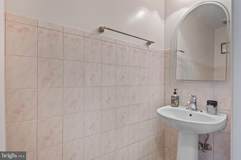 929 N York Drive - Photo 12