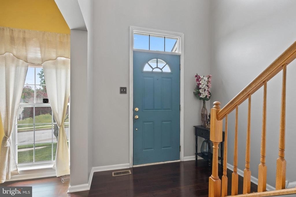 929 N York Drive - Photo 1