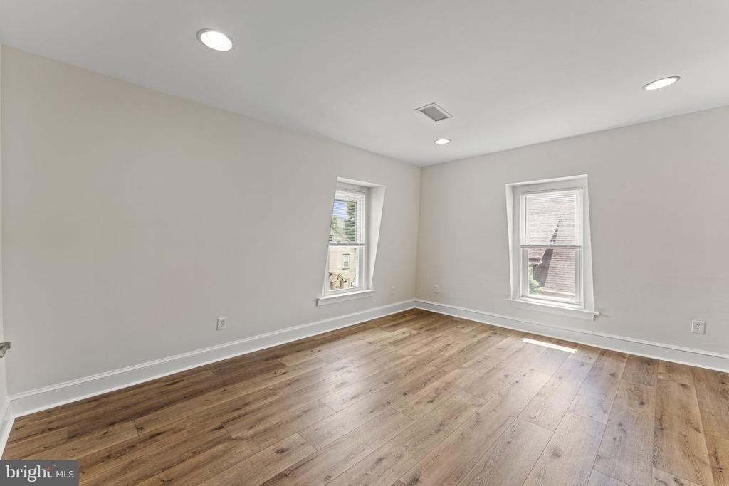 116 E King Street - Photo 18
