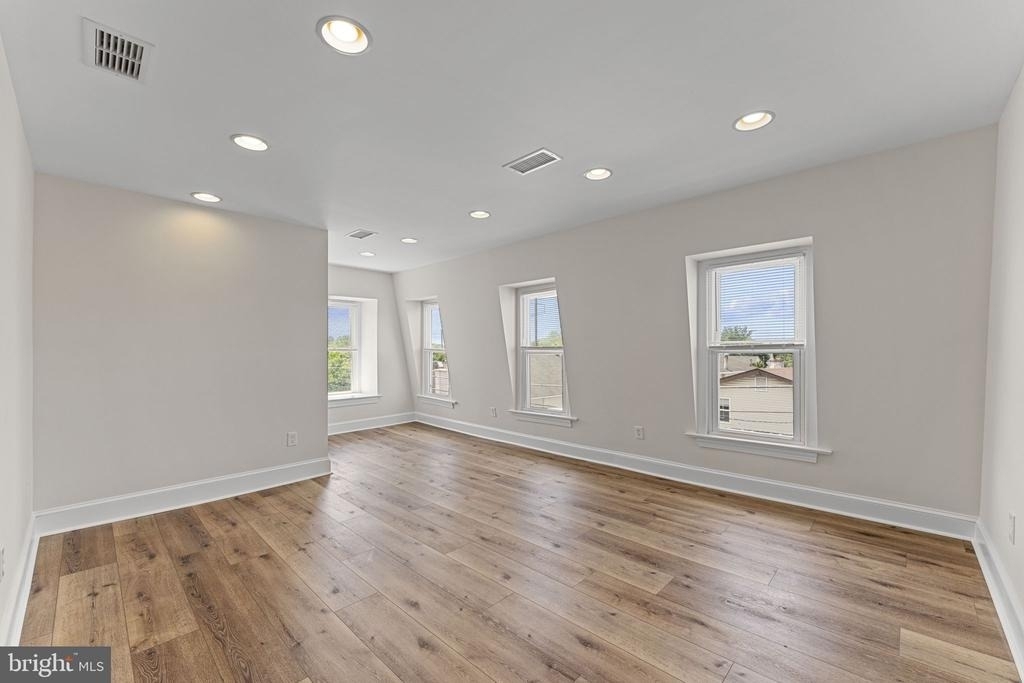 116 E King Street - Photo 16